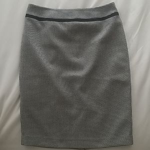 Classic straight skirt